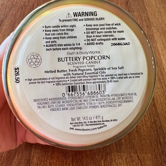 Bath & Body Works Buttery Popcorn Candle - Picture 2 of 3